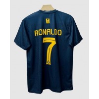 A ruba la maglia numero 7 di Cristiano Ronaldo, già esaurite le scorte di  un anno